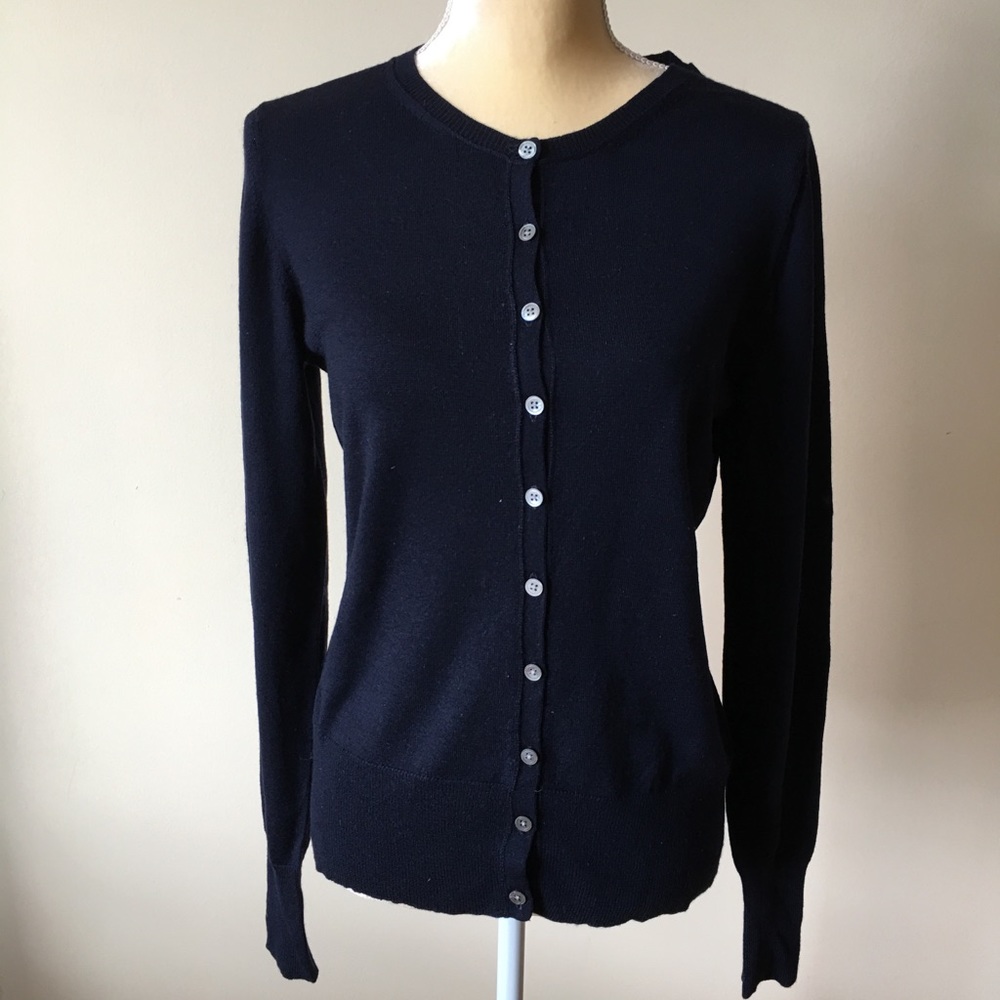 Banana republic female merino sweater, size M